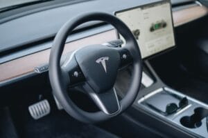 Cybertruck de Tesla llega a $60.000: ¿más accesible pero aún lejano?