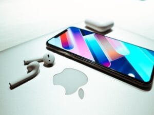 iPhone 17e: Apple lanza su celular básico con A19 y 256GB a $599