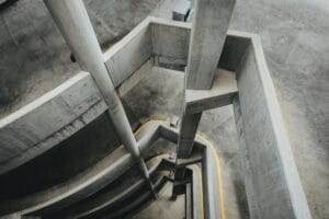 Cemento magnético: el invento que revoluciona cómo colgamos cosas en las paredes