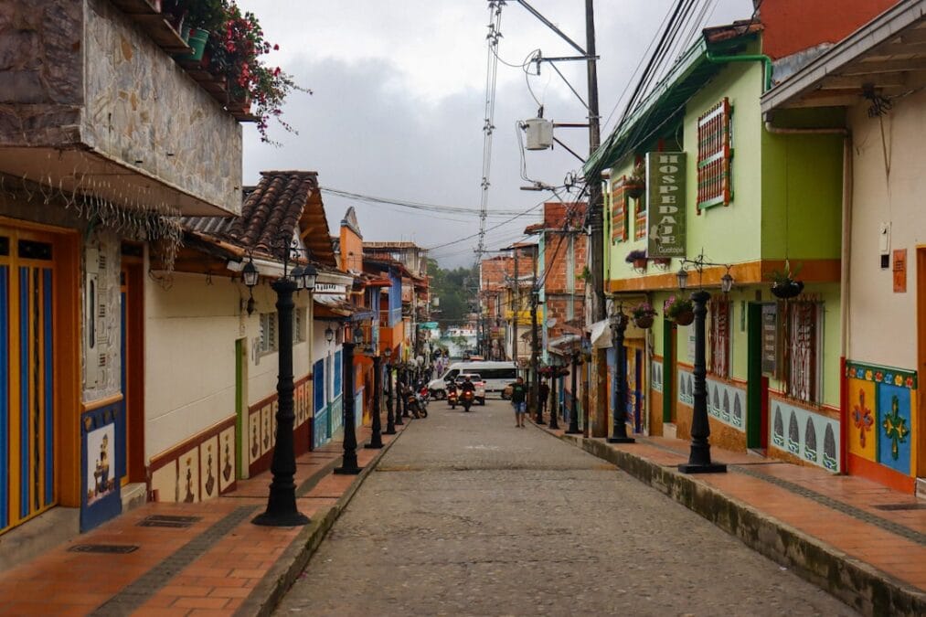 Colombia presenta su Política de Gestión de Espectro 2026-2029 1 Colombia presenta su Política de Gestión de Espectro 2026-2029