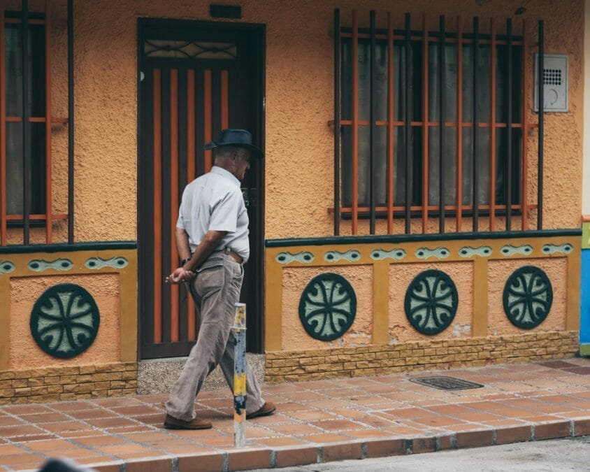 PISA 2025: Colombia necesita lectores críticos, no menos pantallas