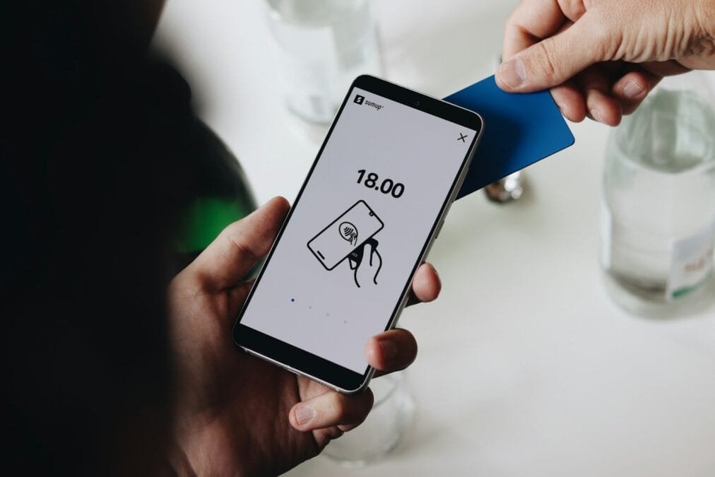 iPhone como datáfono en Colombia: qué significa para tu negocio