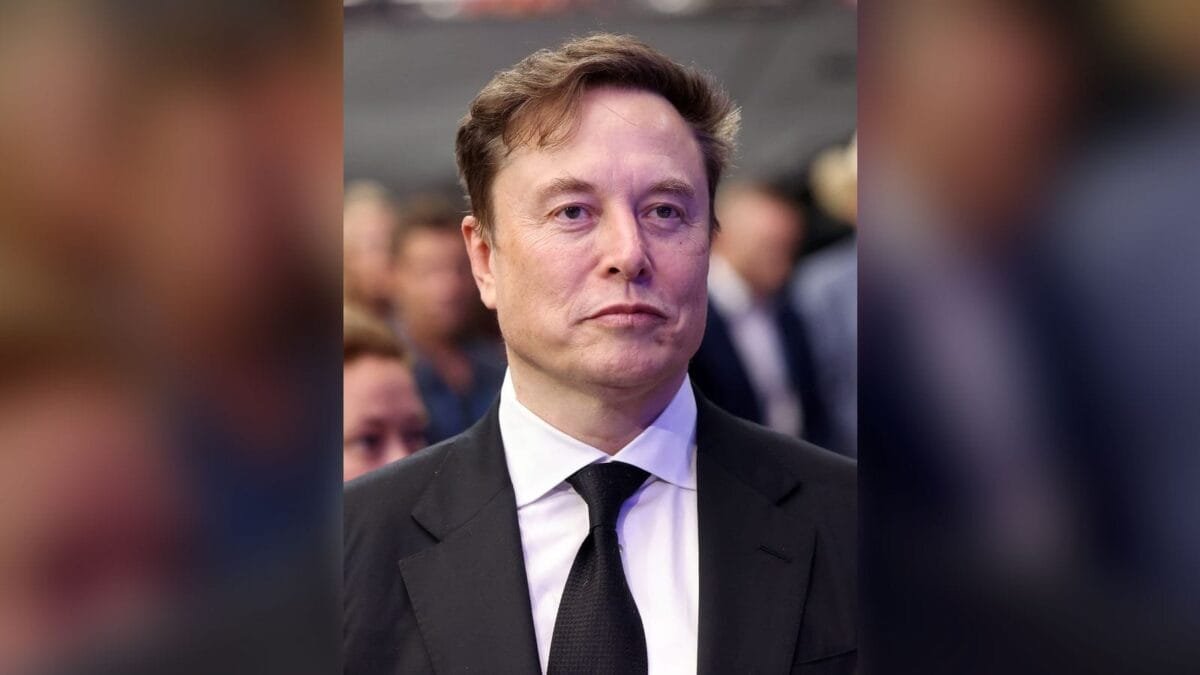 Elon Musk compró dot.com antes del lanzamiento de Dots de OpenAI