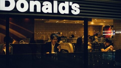 McDonald's ajusta precios con IA: el Big Mac varía 21% entre tiendas 2 zonanerd 1791188690999