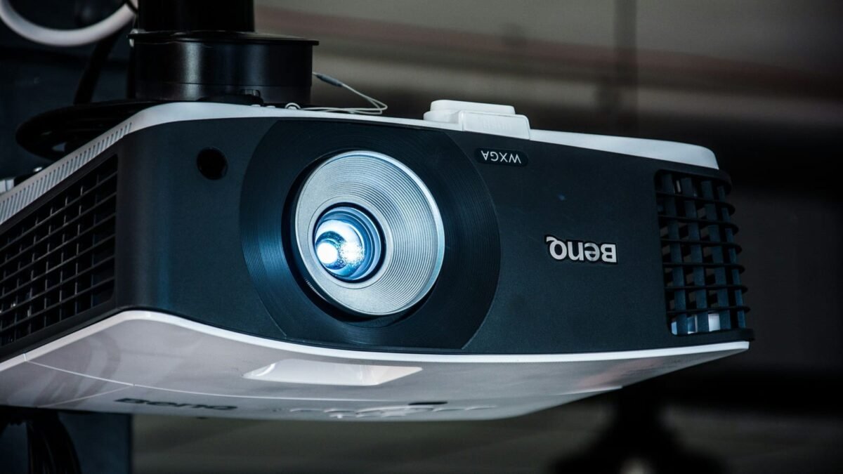 Wanbo Cube 2S: el proyector de 179 euros que gira para adaptarse
