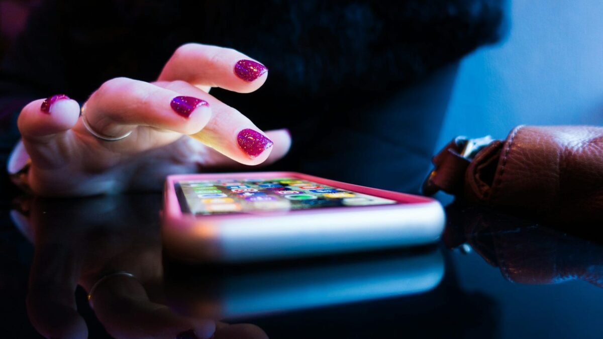 Seis fraudes por SMS que ya circulan en Colombia: cómo no caer