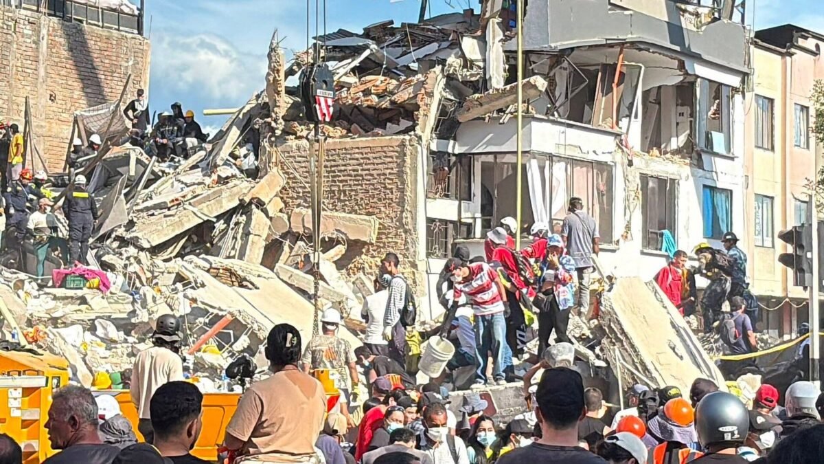 Hospital de Colombia cumple 100 cirugías robóticas: así opera la máquina