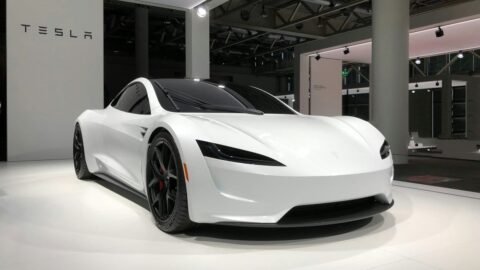 Tesla Roadster sorprende en demostración: vuela, corre a 60 mph en un segundo 2 zonanerd 1792128605447